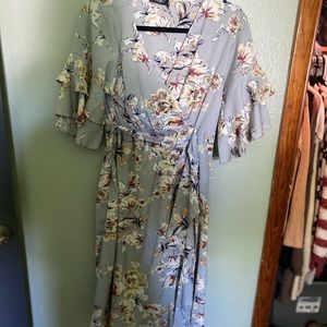 tie wrap around floral dress! size XL